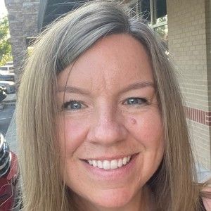 Meet your Posher, Leslie